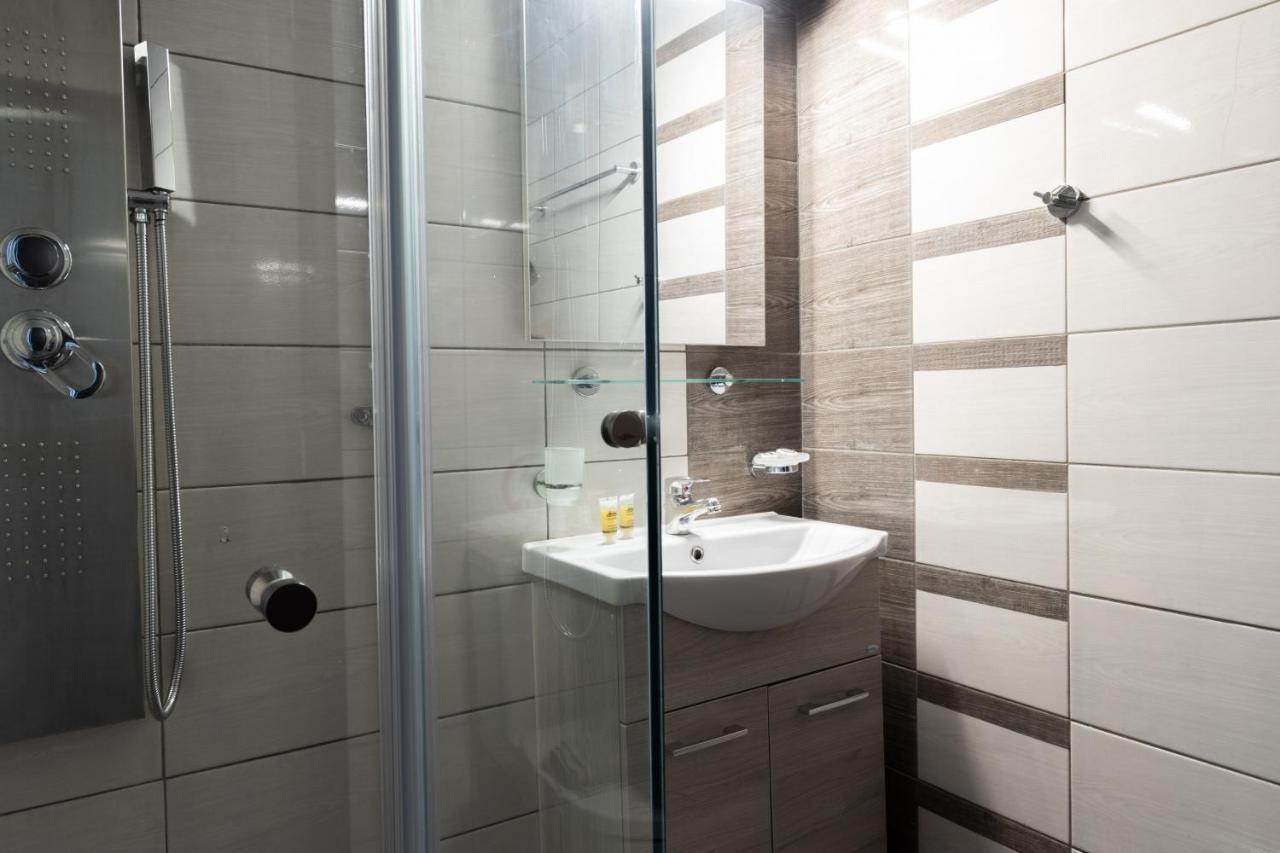 Modern Apt In Glyfada A Breath Away From The Sea - The View Athen Exterior foto